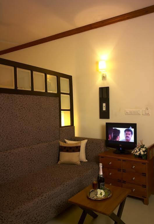 Nani Hotel Kollam Exterior photo